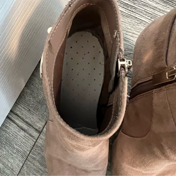 Bandolino Booties - Picture 9 of 9